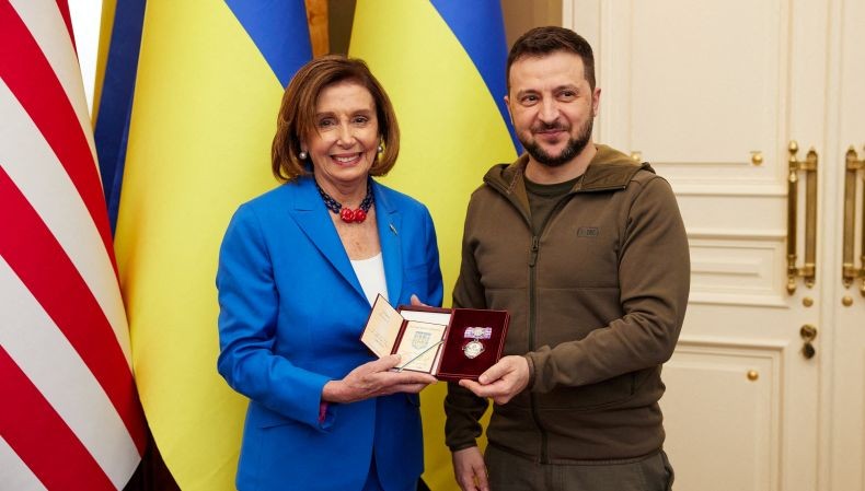 Ketua DPR AS Nancy Pelosi Bertemu Zelensky di Kiev di Tengah Gencarnya Serangan Rusia