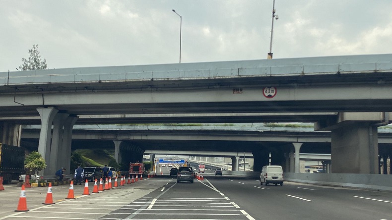 Waspada, Ada Pekerjaan Malam Hari di Tol Japek Jatibening