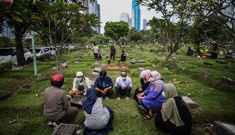 Doa Ziarah Kubur untuk Orang Tua Sesuai Sunnah