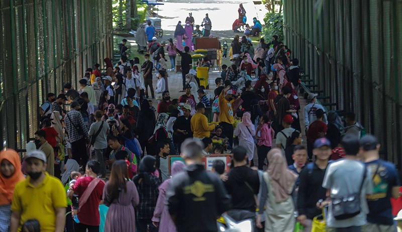 Taman Margasatwa Ragunan Dibanjiri Pengunjung di Hari Ketiga Lebaran