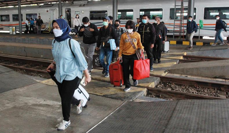  Arus Balik Lebaran, KAI Operasikan KA Ceremai Semarang-Bandung PP