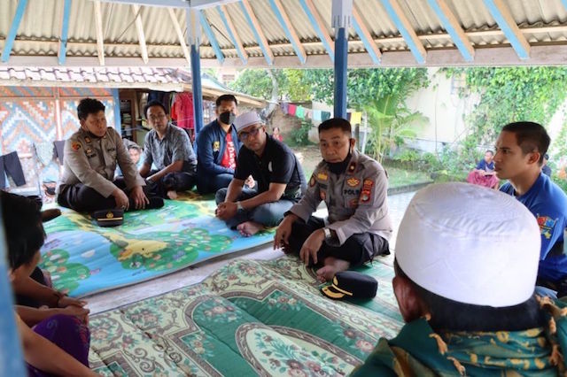 Polisi Mediasi dengan Tokoh Masyarakat Atasi Kericuhan di Desa Mareje Lombok Barat