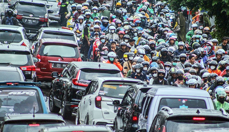 Polisi Mulai Terapkan One Way Jalur Puncak ke Arah  Jakarta