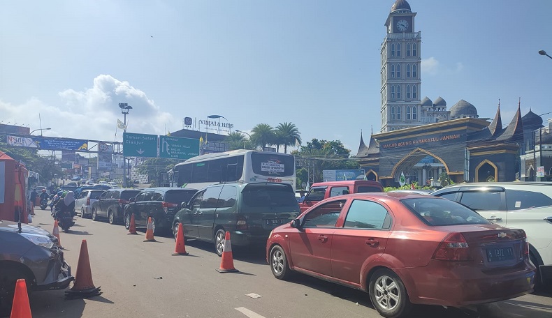 Pagi Ini, 11.000 Kendaraan Masuk Puncak Bogor dalam 3 Jam