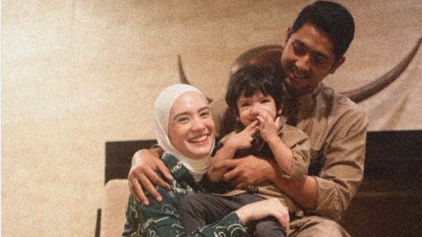 Arya Saloka Unggah Foto Lebaran bareng Putri Anne, Netizen: Bahagia Selalu Kalian