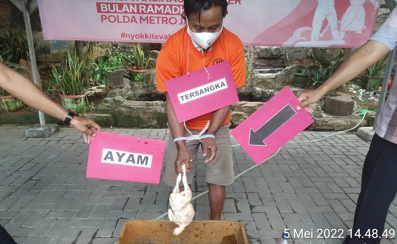 Rekonstruksi Kasus Ayam Potong Direndam Formalin di Tangerang, Polisi: Agar Daging Awet dan Tak Lembek