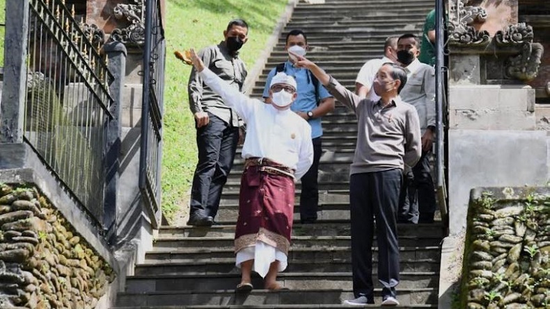 Pesan Jokowi saat Kunjungi Pura Tirta Empul di Bali: Jaga dan Pelihara Aset Negara