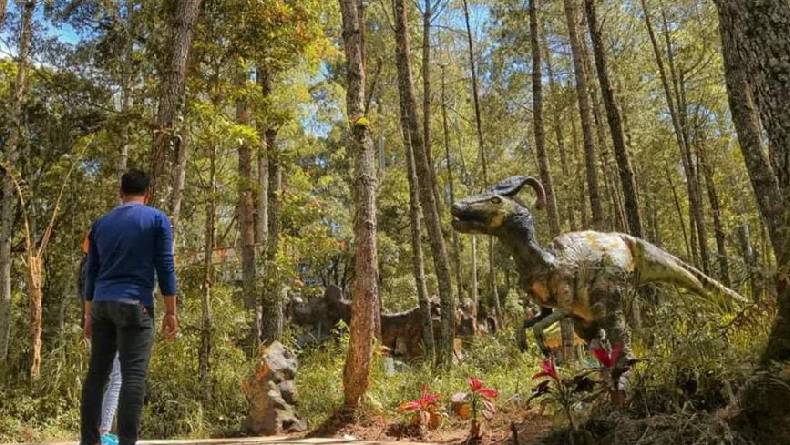 Rute dan Harga Tiket Masuk Mojosemi Dinosaurus Park, Objek Wisata Viral di Kaki Gunung Lawu