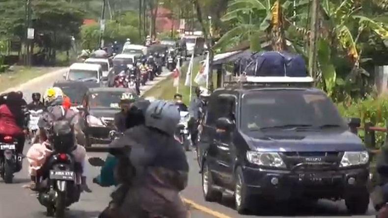 Arus Balik, Antrean Kendaraan Mengular 5 Km di Jalur Tegal-Purwokerto