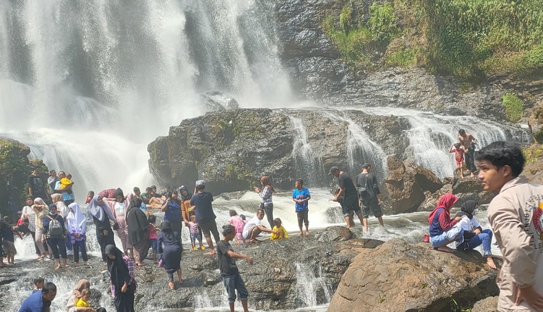Dikenal dengan Niagaranya Cianjur, Curug Cikondang Jadi Tujuan Wisata Libur Lebaran