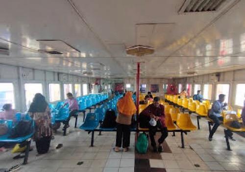 Kapal Menuju Bakauheni dari Merak Sepi Penumpang
