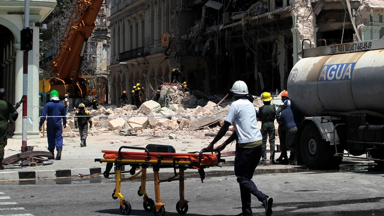 Ledakan di Hotel Diduga akibat Kebocoran Gas Cair, 8 Orang Tewas