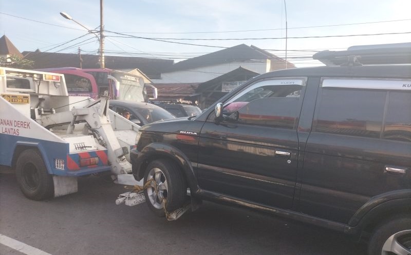 Dua Mobil Tabrakan di Jalur Puncak Bogor Sabtu Pagi, Sebabkan Kemacetan Panjang
