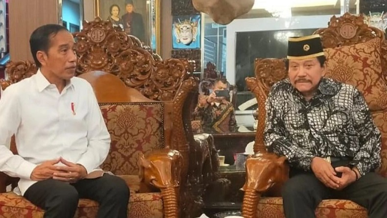 Jokowi Jenguk Hendropriyono di Kediamannya, Diaz: Kami Sekeluarga Bersyukur