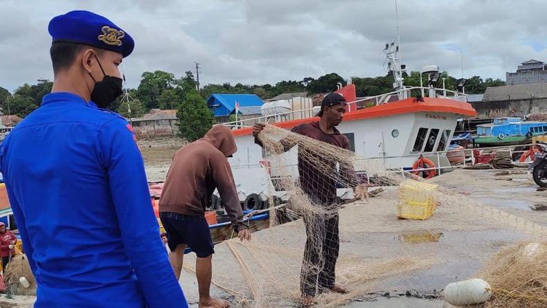 Jaga Kondusivitas, Satpolair Polres Bangka Barat Tingkatkan Patroli di Pelabuhan