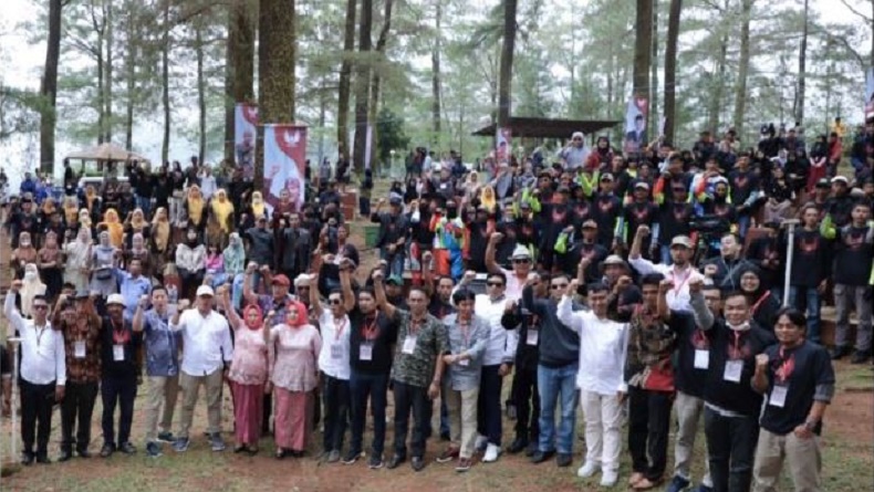 Ganjar Pranowo Dapat Dukungan Ratusan Relawan Desa di Sulsel Maju Capres 2024