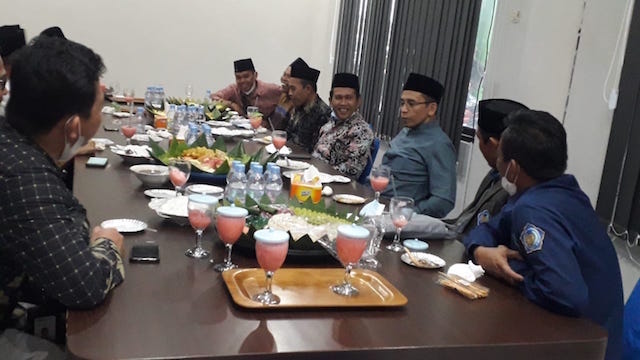 Guyonan TGB yang Membuat Petinggi Universitas Muhammadiyah Berau Terbahak-bahak