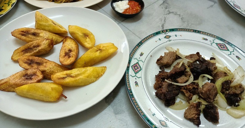 Lezatnya Sate Domba Afrika, Enak Disantap dengan Pisang Tanduk