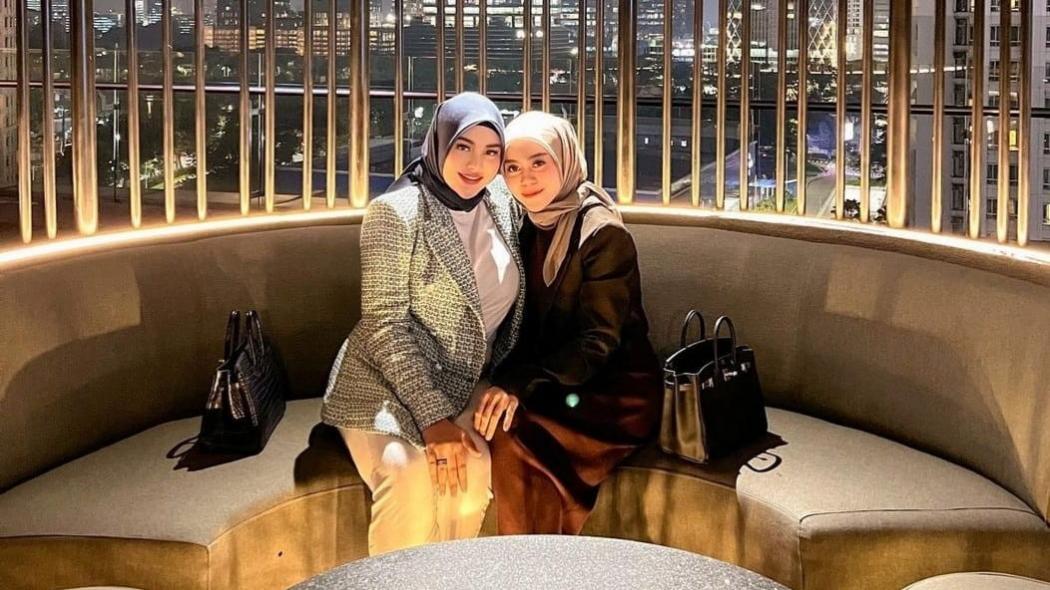 Gaya Lesti Kejora Jalan Bareng Aurel Hermansyah Jadi Sorotan, Ternyata Gara-gara Ini 