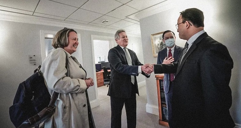 Bertemu Menteri Perdagangan Inggris, Anies Bahas Kerja Sama Pembangunan MRT