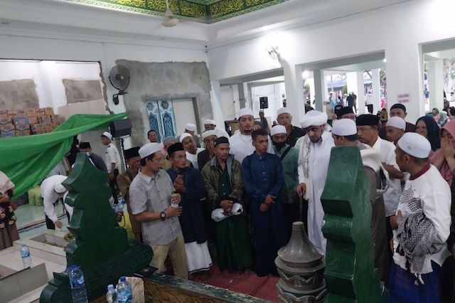 Jelang Haul Guru Tua, Kawasan Wisata Religi Dipenuhi Peziarah