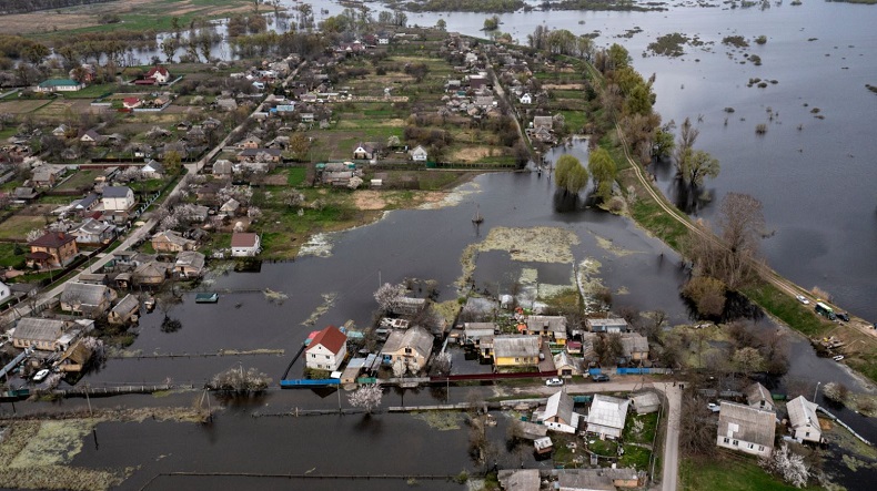 Luar Biasa, Desa Kecil Ini Sengaja Ciptakan Banjir untuk Hindari Invasi Rusia