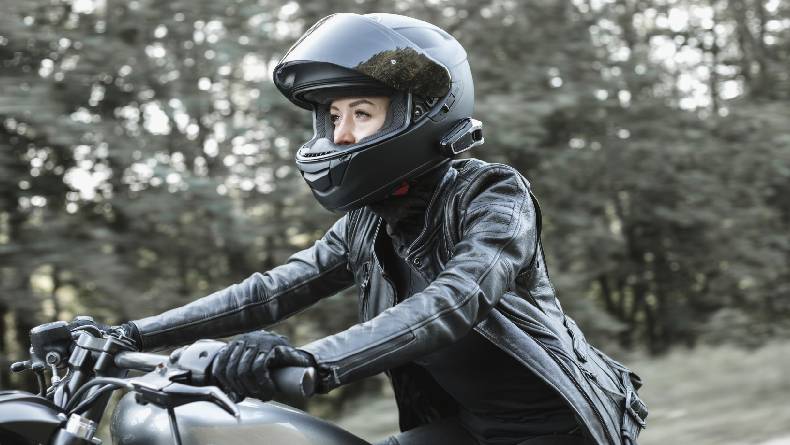 Cara Berkendara Sepeda Motor yang Baik dan Benar, Lakukan Hal Ini Agar Selamat di Jalan