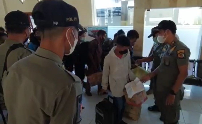 Kapal Bawa 600 Penumpang ke Bali Diperiksa, 14 Orang Tak Bawa Dokumen Diamankan