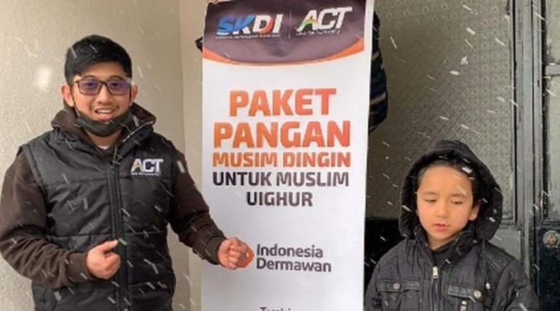 Hangatkan Pengungsi Muslim Uighur dengan Bantuan Pangan