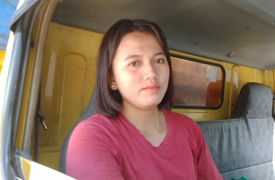 Sopir Cantik Truk Batubara yang Viral Ingin Wujudkan Mimpi Jadi Pramugari