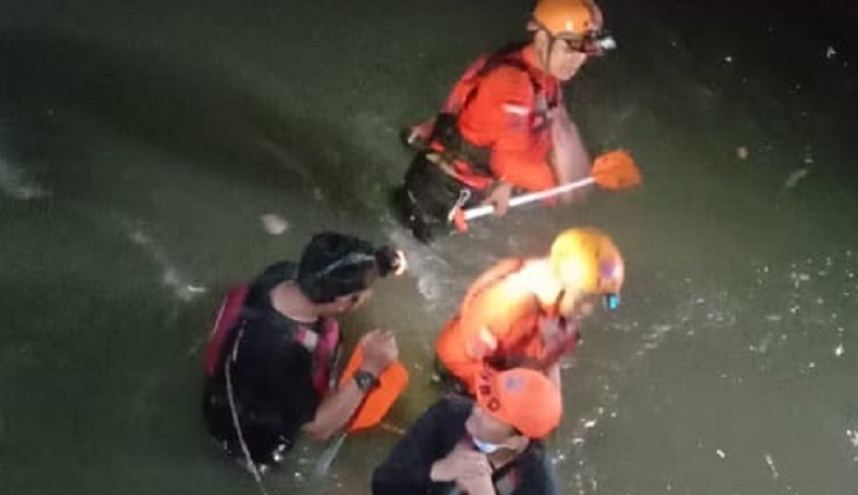 Berenang saat Hujan Deras, Bocah di Bekasi Hilang Terbawa Arus Kali Perumahan Antilop