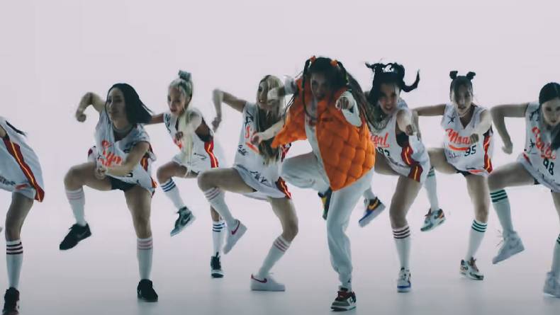 Chord Gitar dan Lirik Lagu ZOOM - Jessi