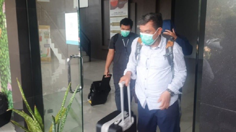 KPK Geledah Balai Kota Ambon, Rekening Koran Pribadi Kadis PRKP Disita
