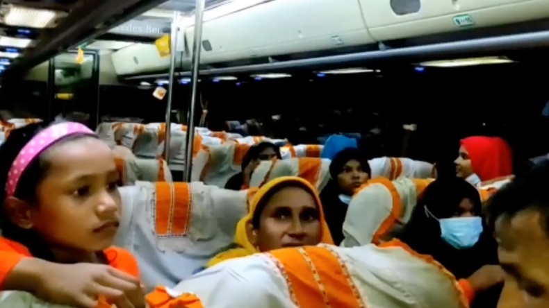 Diangkut 2 Bus, 55 Imigran Rohingya Mulai Dipindahkan dari Bireuen ke Pekanbaru