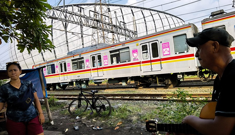 Penumpang sempat Menumpuk di Manggarai, Perubahan Rute KRL Tetap Dilanjutkan