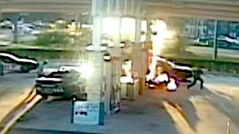 Nahas, Pria Ini Terbakar Hidup-Hidup setelah Jadi Korban Salah Sasaran Polisi 