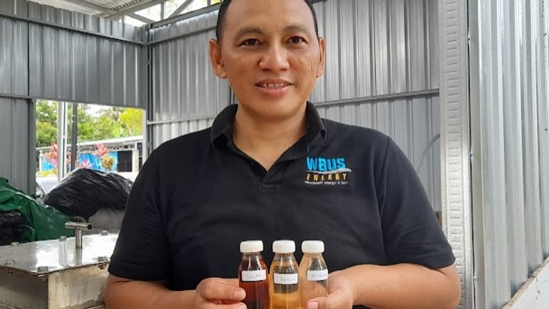 Siapa Sangka Pria Manado Ini Ubah Sampah Plastik dan Minyak Goreng Jadi Energi Terbarukan