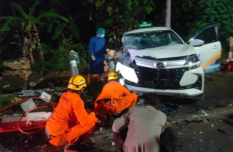 Dua Minibus Tabrakan di Kulonprogo, 8 Orang terluka