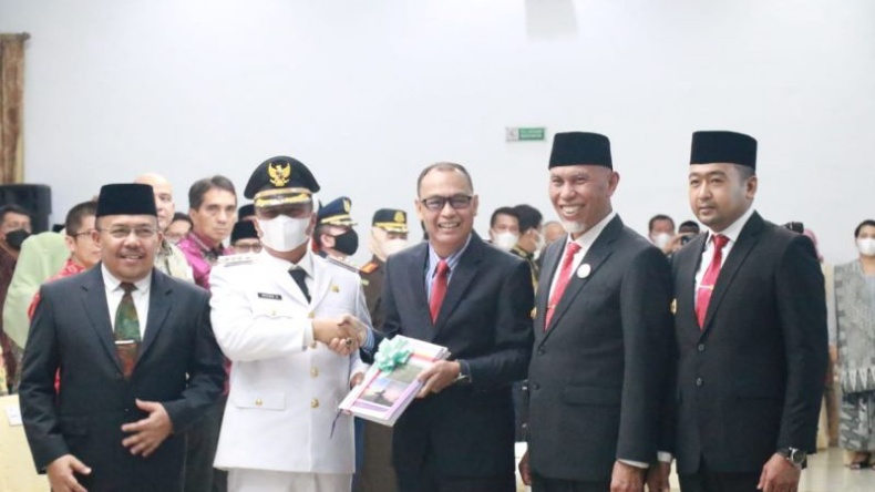 Lantik Pj Bupati Mentawai, Ini Harapan Gubernur Mahyeldi