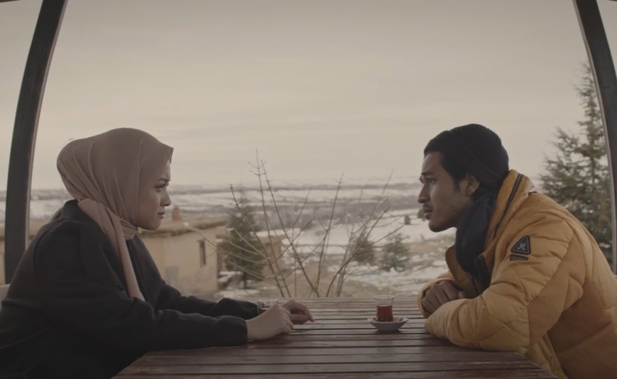 Debo Andryos Nyatakan Cinta pada Yoriko Angeline dalam Vision+ Originals Menemukan-Mu Episode 5