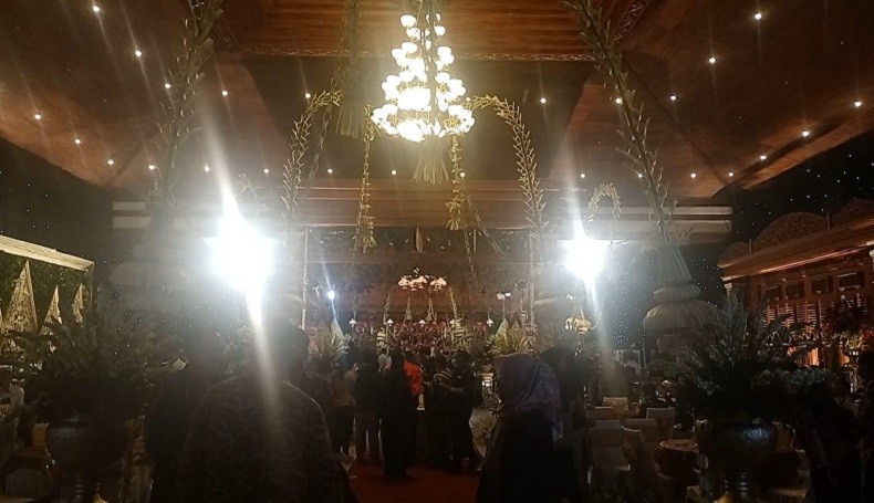 Melihat Dekorasi Pernikahan Adik Jokowi-Anwar Usman yang Kental Nuansa Jawa