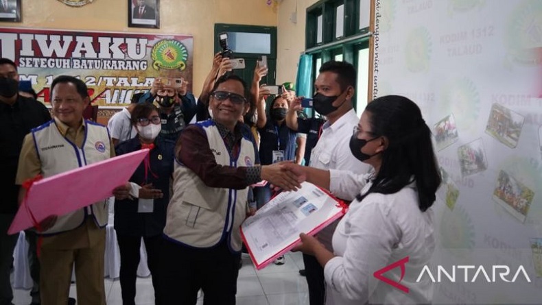 Mahfud MD Tegaskan Pemerintah Berkomitmen Bangun Indonesia dari Pinggiran