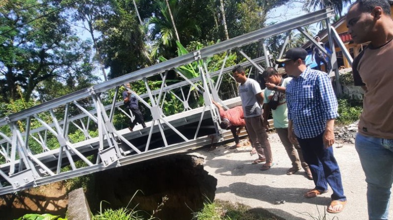 Kondisi Semakin Parah, Jalan Amblas di Padang Pariaman Akan Ditutup