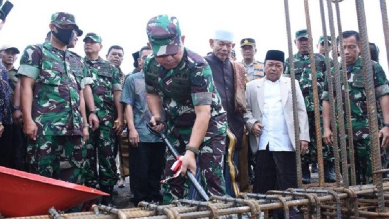 KSAD Jenderal Dudung Bangun Masjid, Ulama 212: Siapa pun Kolaborasi dengan Umat Kami Dukung