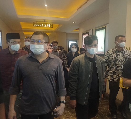 Begini Komentar Hary Tanoesoedibjo dan Gibran Usai Nobar Srimulat Hil yang Mustahal