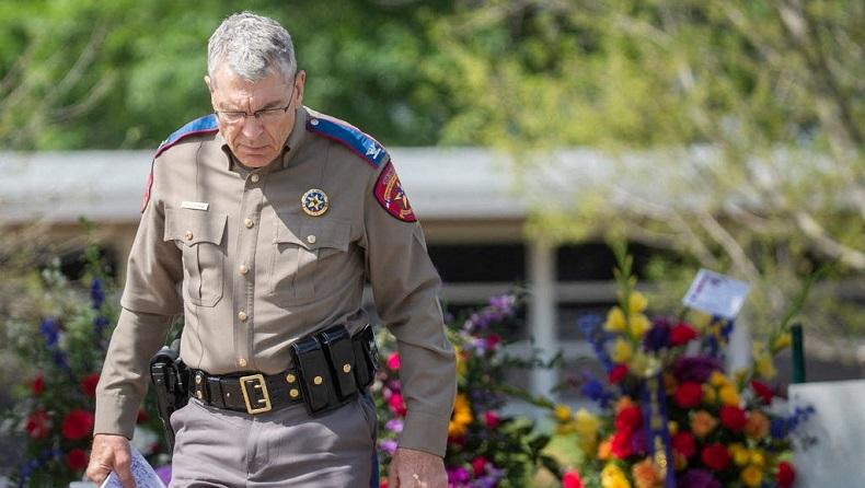 Penegak Hukum Texas Dinilai Lambat Serbu Pelaku Penembakan di SD