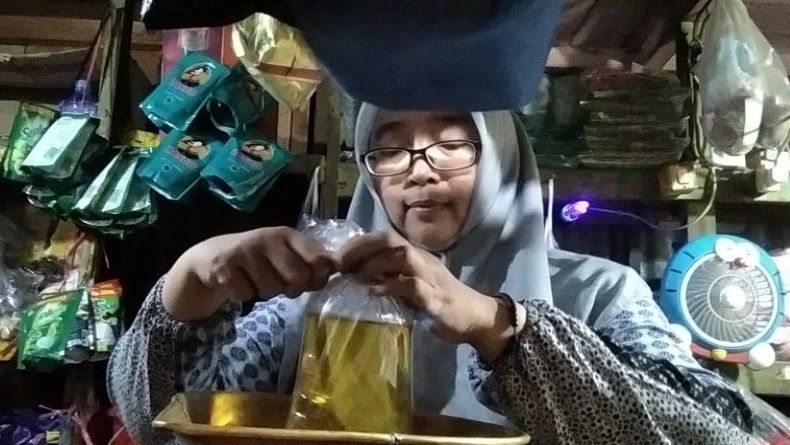 Sejumlah Pedagang di Kudus Kesulitan Mendapat Minyak Goreng Curah