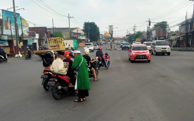 Viral Konvoi Pemotor Bawa Poster Kebangkitan Khilafah di Brebes, Ini Reaksi Aktivis dan Polisi