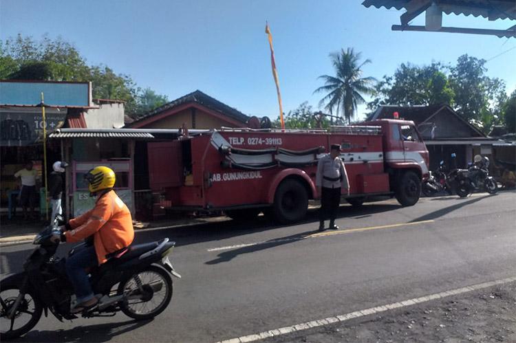 Api Sambar Jeriken Berisi BBM, Dapur Rumah Warga Gunungkidul Terbakar