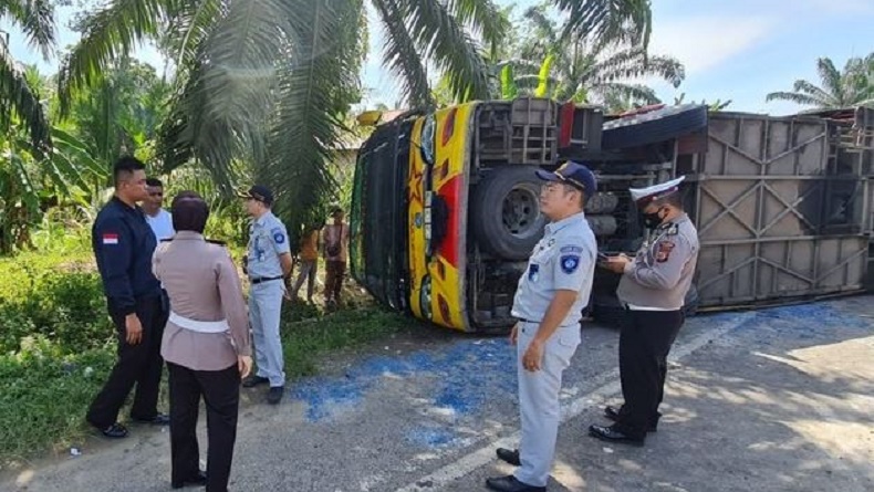 Identitas 21 Korban Kecelakaan Bus Terbalik di Jalan Banda Aceh-Medan, Sopir Kabur